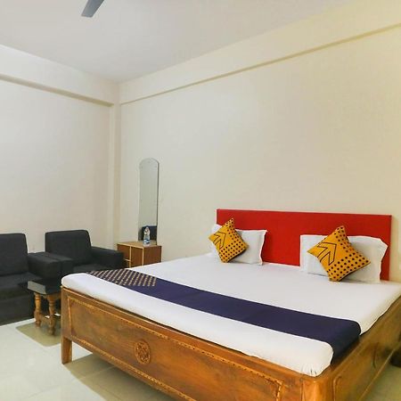Spot On 68151 Prafulla Palace Hotel Jatani Exterior photo