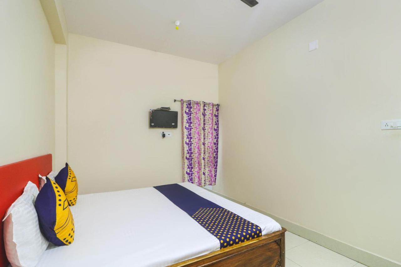 Spot On 68151 Prafulla Palace Hotel Jatani Exterior photo