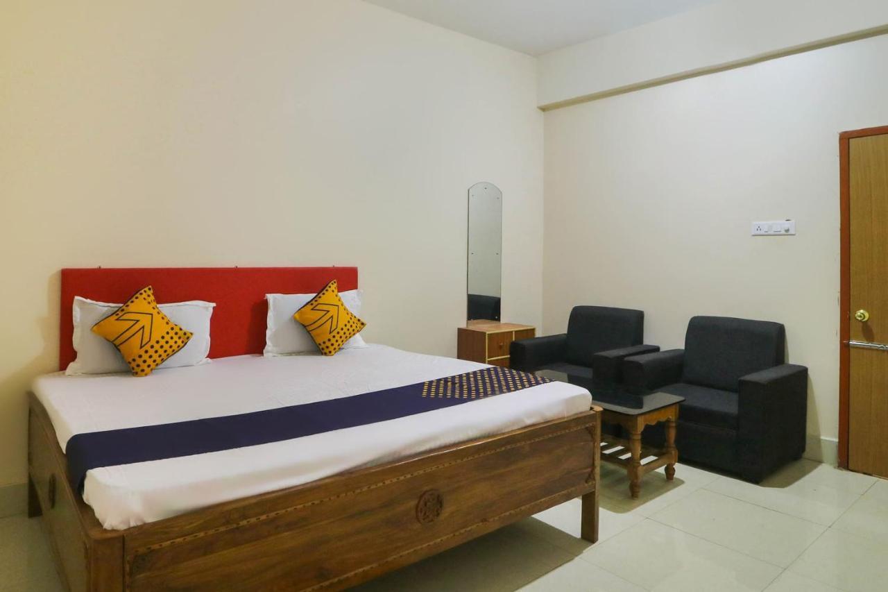 Spot On 68151 Prafulla Palace Hotel Jatani Exterior photo