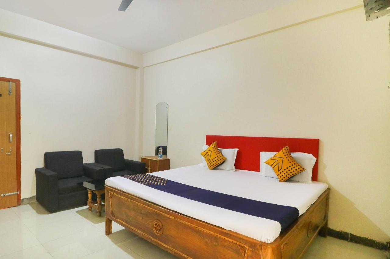 Spot On 68151 Prafulla Palace Hotel Jatani Exterior photo