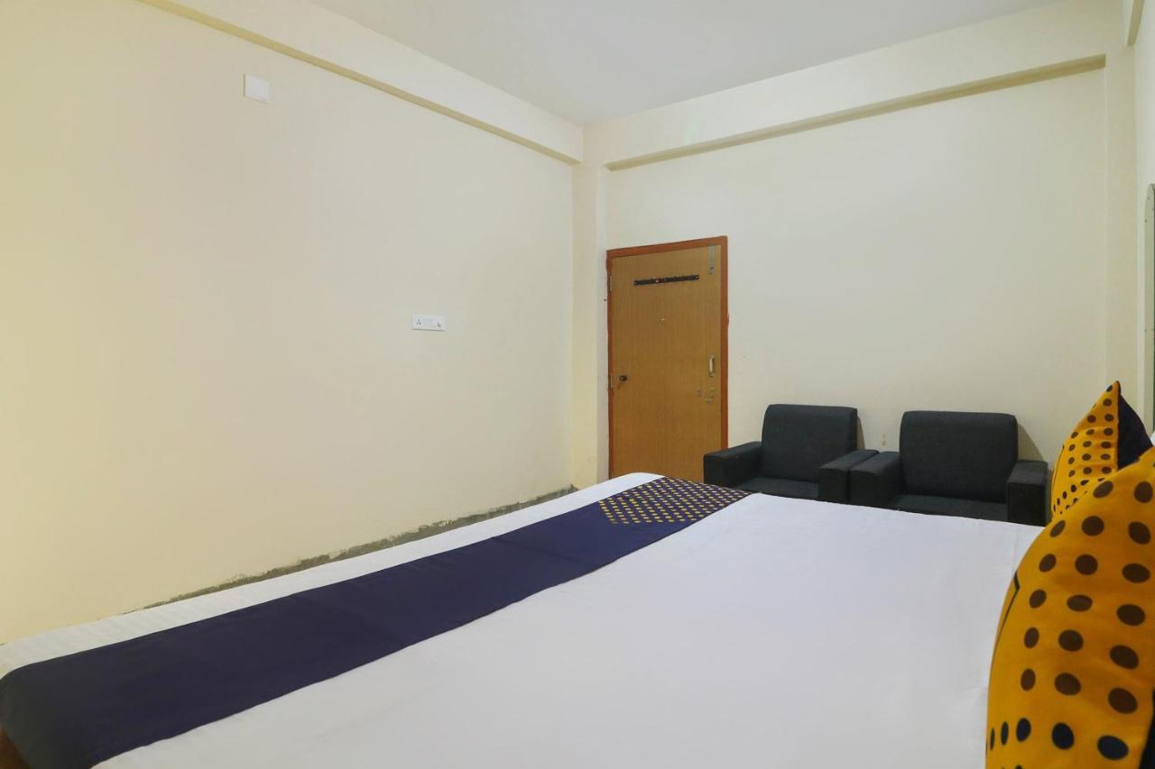 Spot On 68151 Prafulla Palace Hotel Jatani Exterior photo